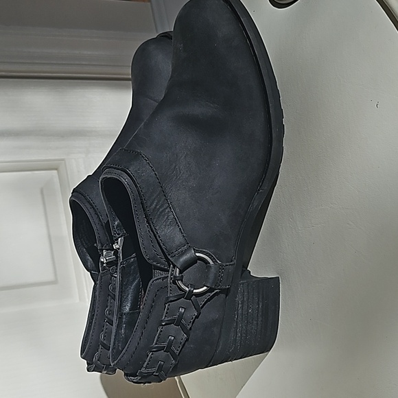 Tara M Leather Perfect Short Boots Size 8.5 - Picture 1 of 6